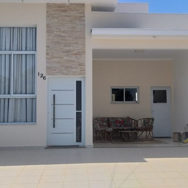 Fachada de casa moderna pintada